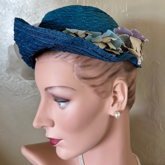 BEGUILING 1940s\' 2 COLOR STRAW HAT WITH FABRIC FLOWERS main image 5